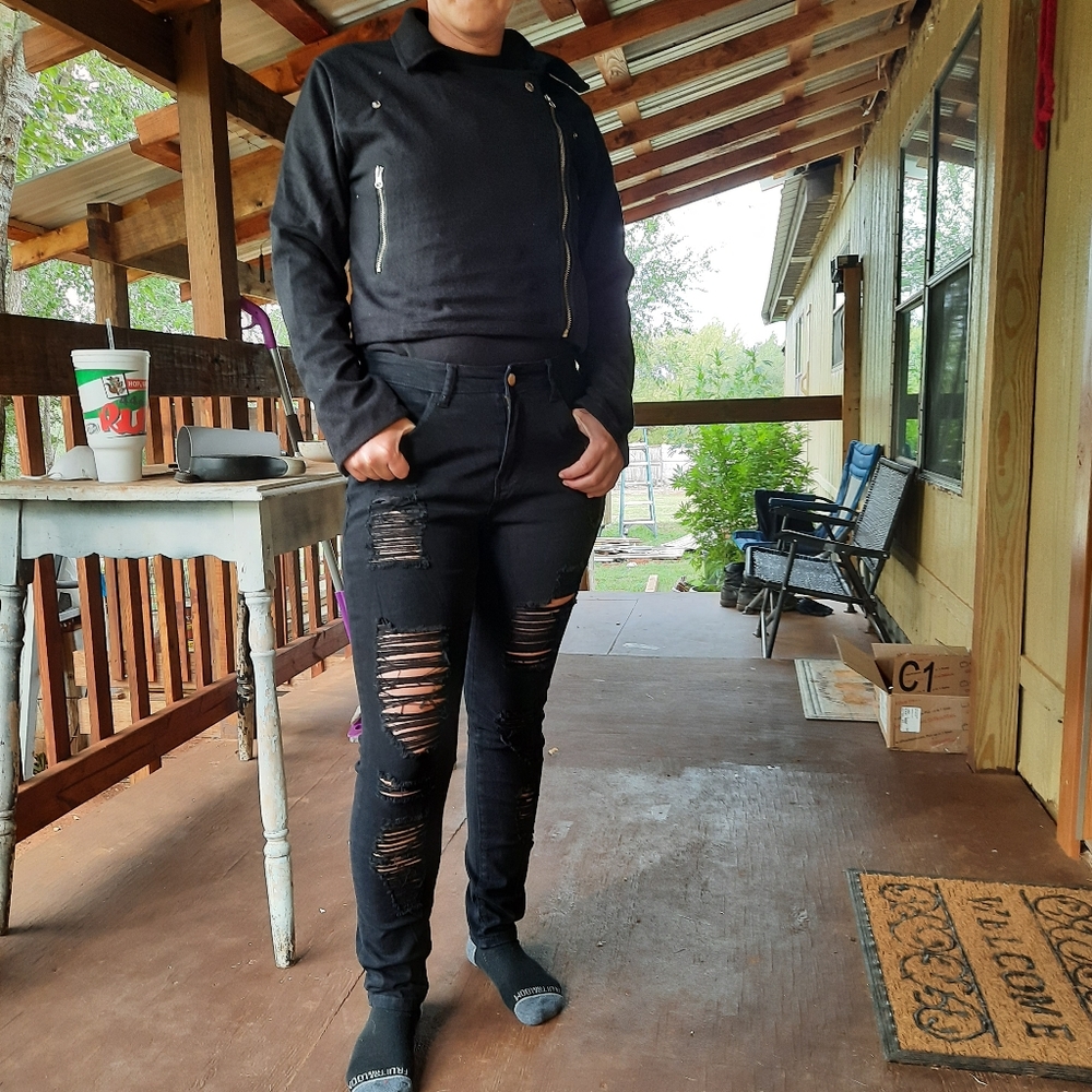 Whigh-waisted black  ripped skinny denim pant - Picture 13 of 16
